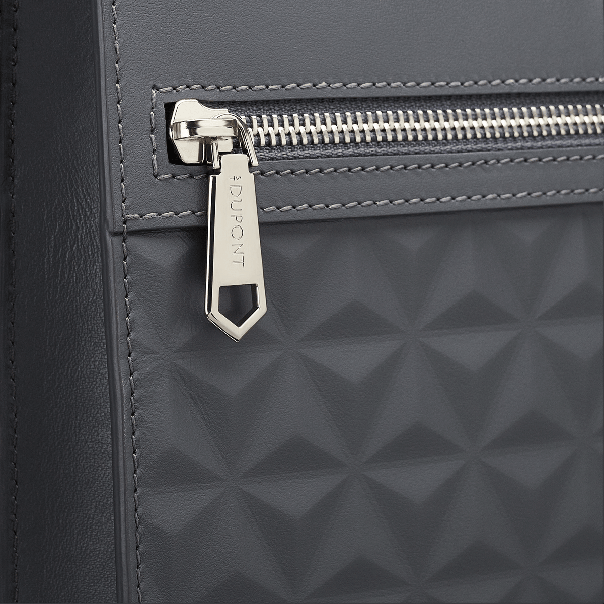 Pouch color_grey corporate25 father's day 5 - S.T. DUPONT Europe