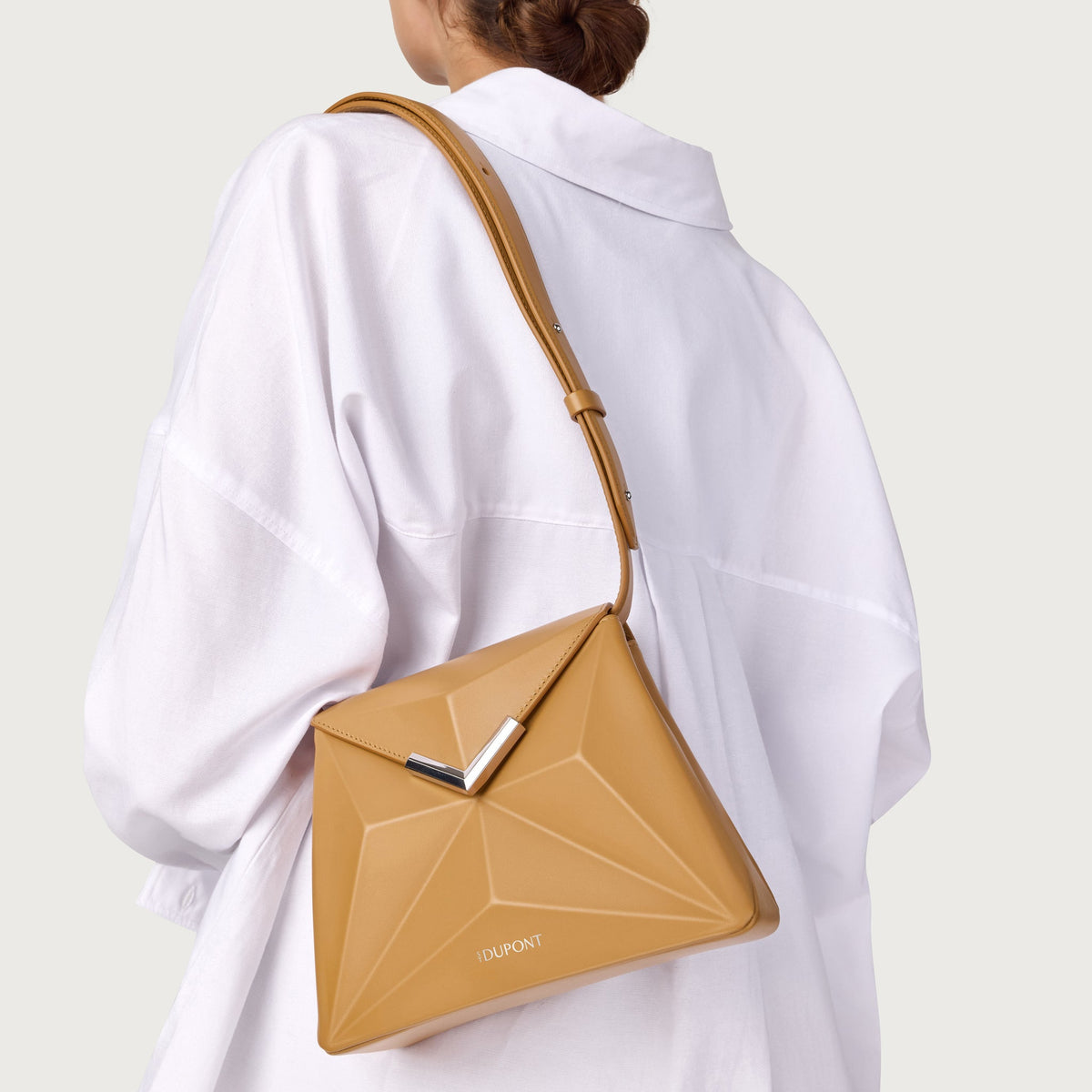 Small color_tan gender_woman leather goods 4 - S.T. DUPONT Europe
