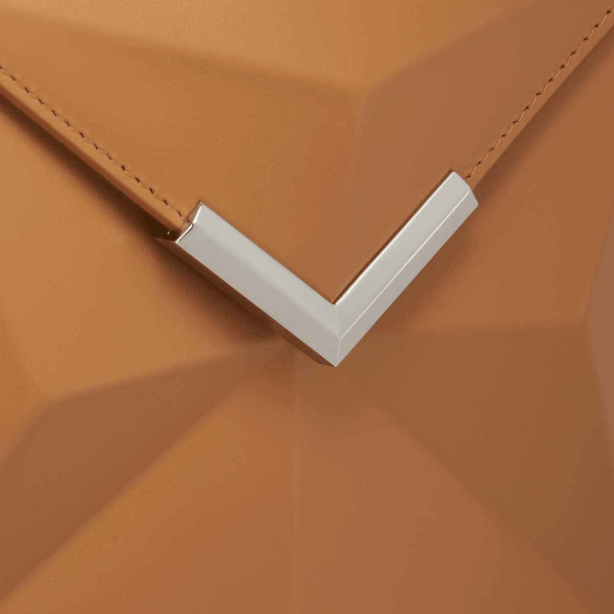 Small color_tan gender_woman leather goods 7 - S.T. DUPONT Europe