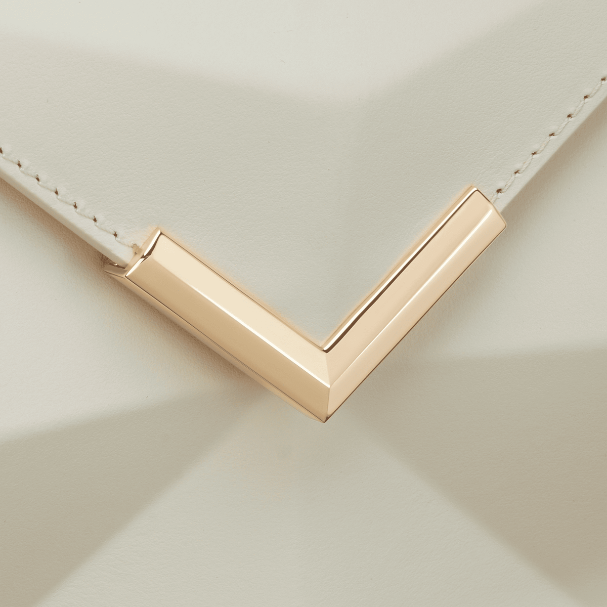 Small color_off - white gender_woman leather goods 4 - S.T. DUPONT Europe